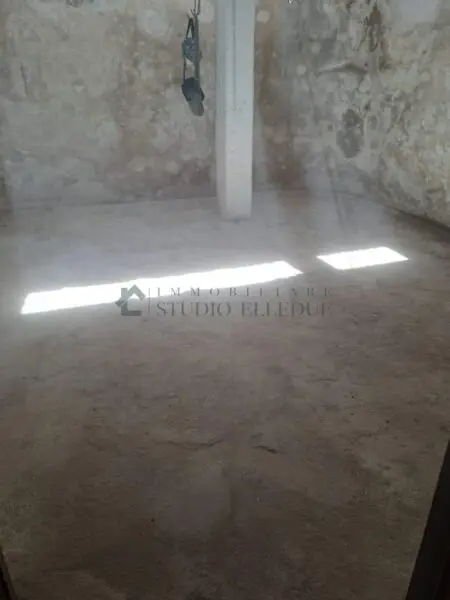 Magazzino via Ammiraglio Vacca 29, Bitonto