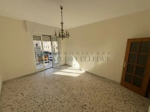 Trilocale via Nicolai 395, Bari