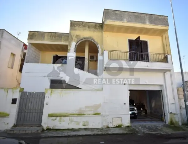 Villa Trifamiliare via Verga 10, Salice Salentino