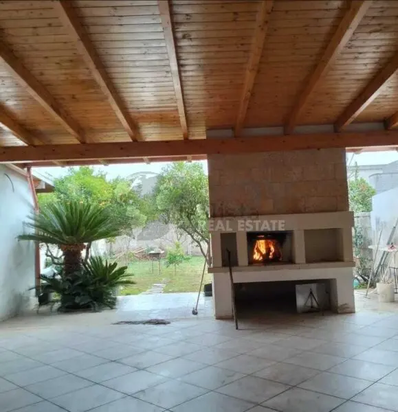 Villa Trifamiliare via Montello 28, Zollino