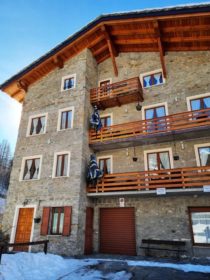 Immagine per Trilocale in affitto a Courmayeur strada Plan Gorret