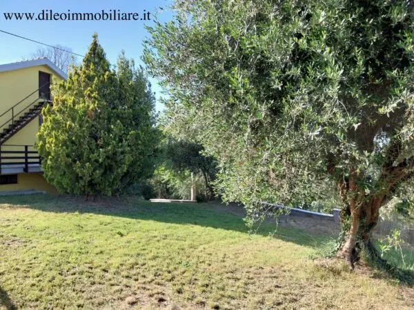 Villa Trifamiliare via Contrada Rocchetta 13, Castorano