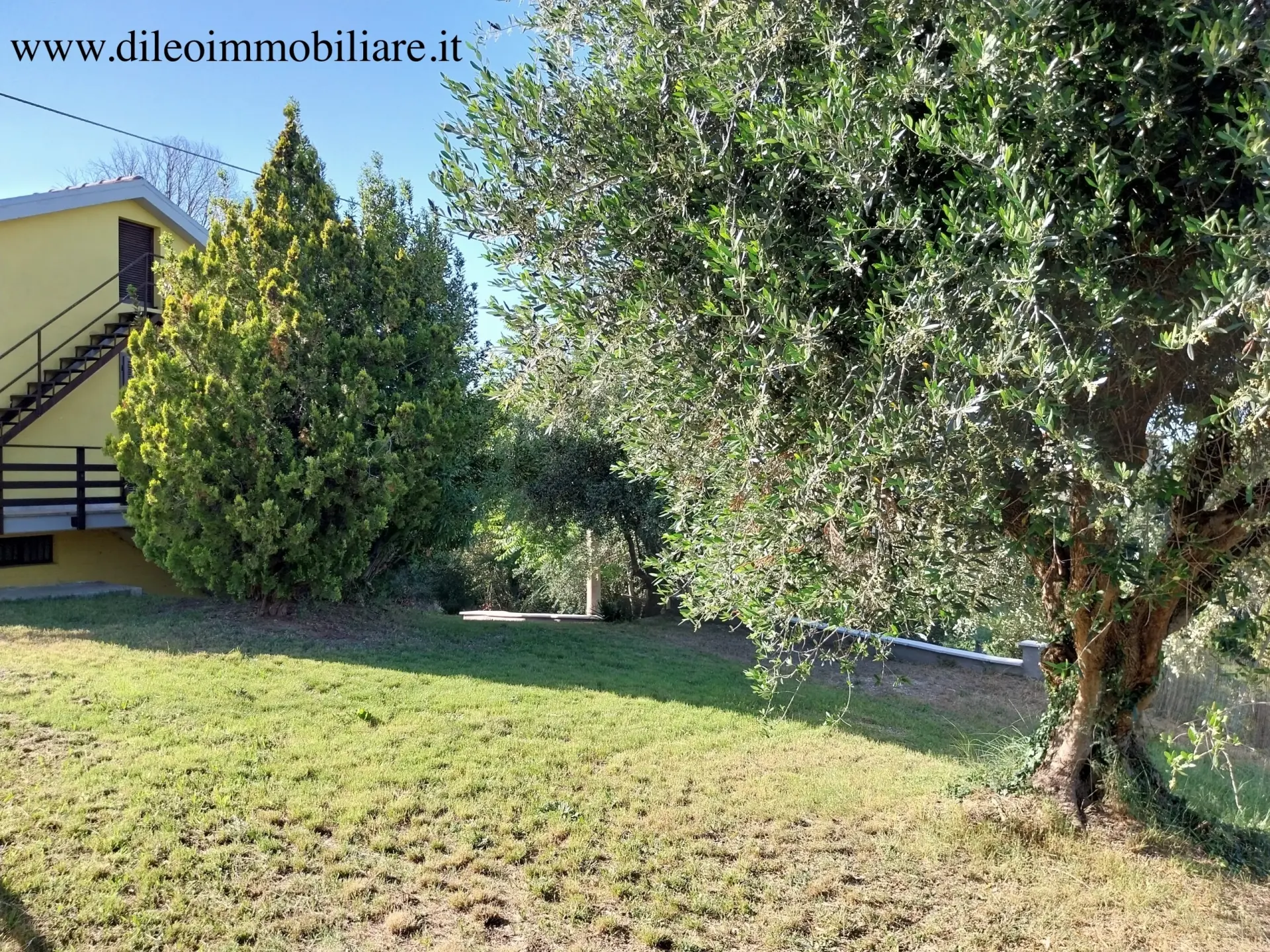 Immagine per Villa trifamiliare in vendita a Castorano via Contrada Rocchetta 13