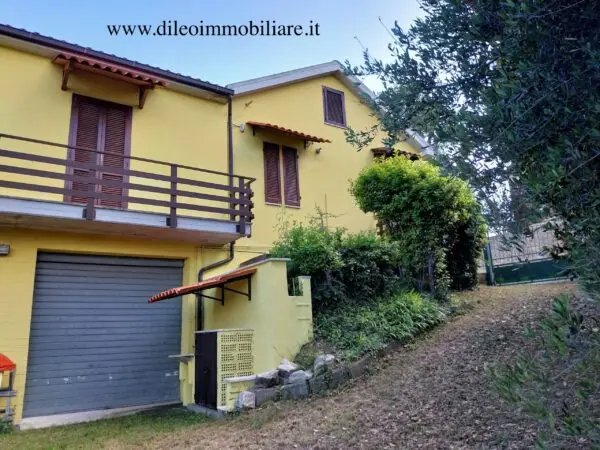Villa Trifamiliare via Contrada Rocchetta 13, Castorano