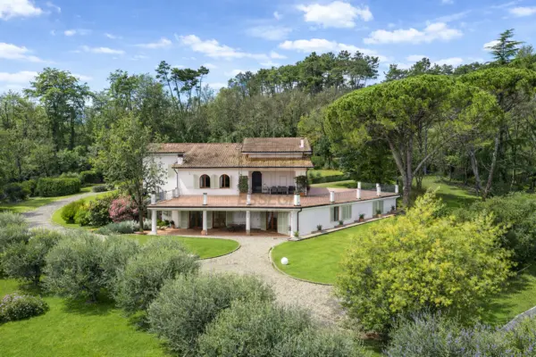 Villa via Dei Cotani 211, Lucca