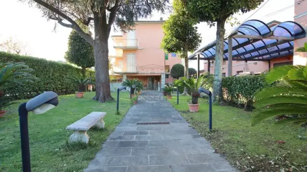 Villa via Teresa Bandettini, Lucca