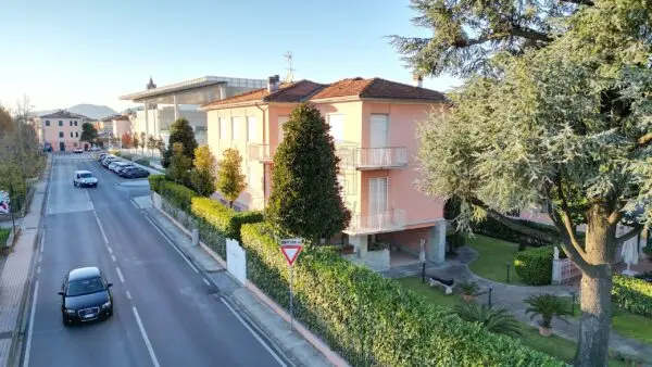 Villa via Teresa Bandettini, Lucca
