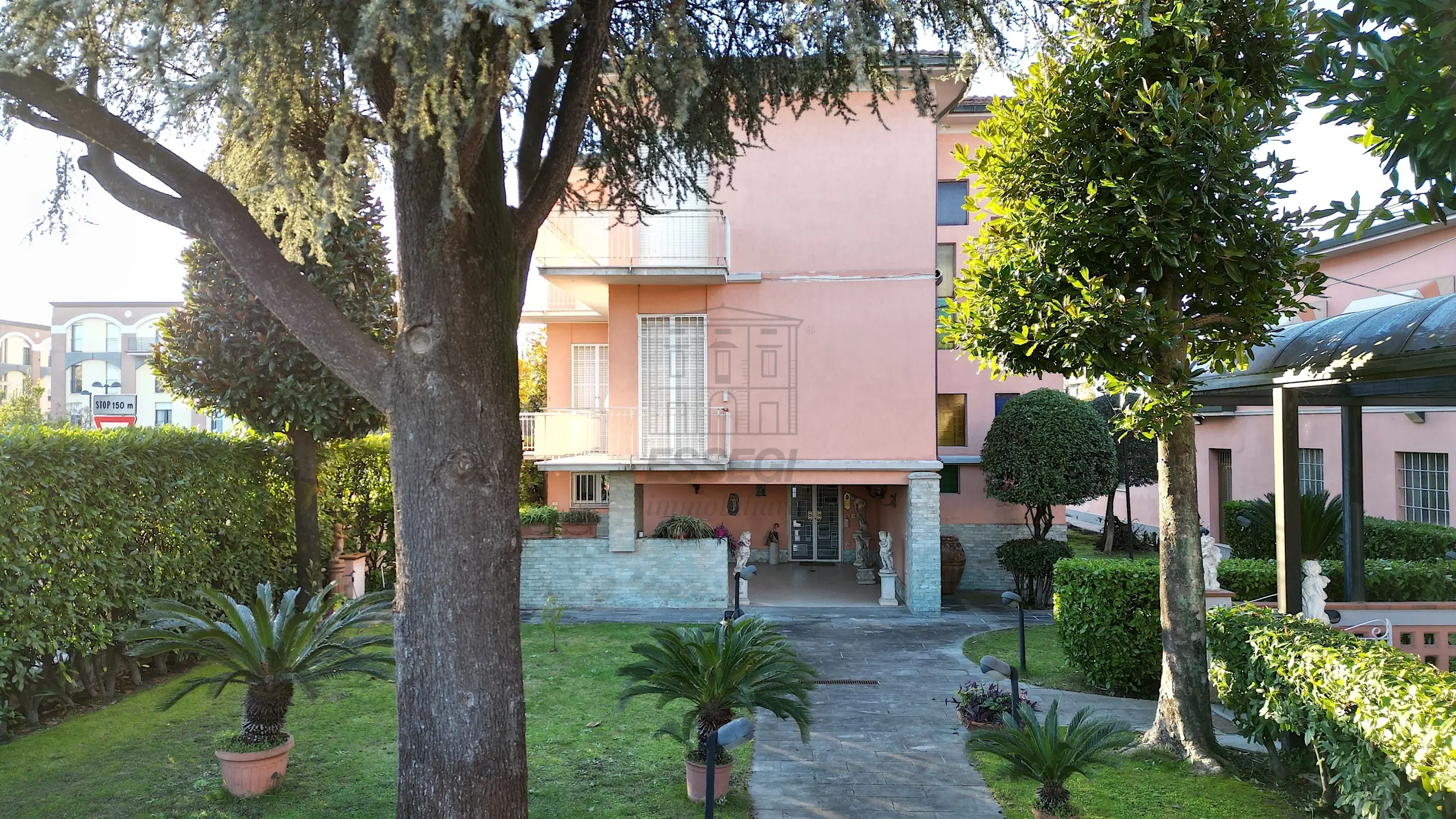 Immagine per Villa in vendita a Lucca via Teresa Bandettini