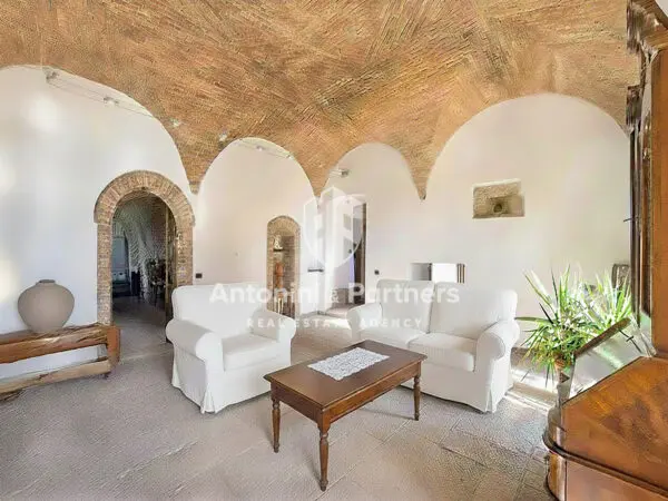Casale via Località Chioano, Todi