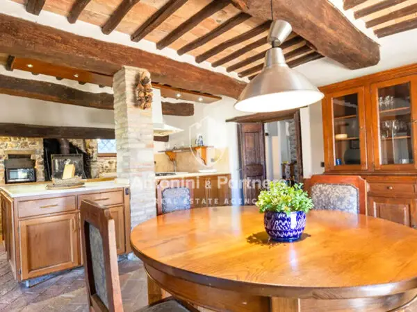 Casale via Località Chioano, Todi