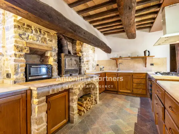 Casale via Località Chioano, Todi