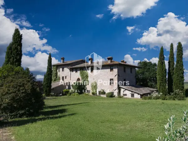 Casale via Località Chioano, Todi