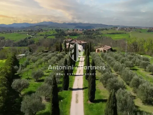 Casale via Località Chioano, Todi