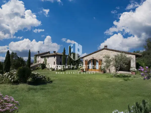 Casale via Località Chioano, Todi