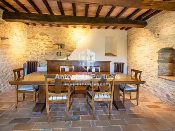 Casale via Località Chioano, Todi