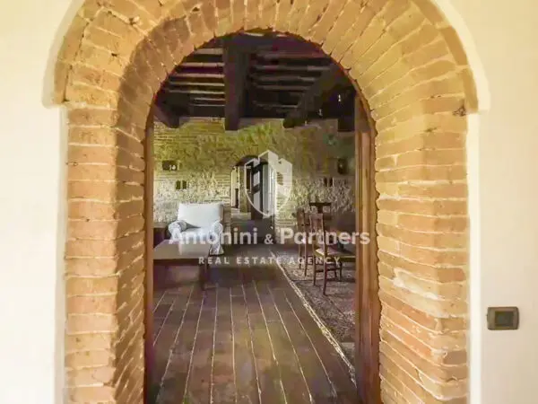 Casale via Località Chioano, Todi