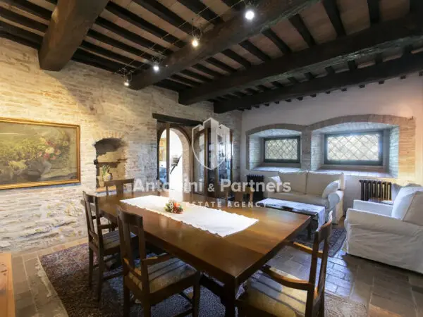 Casale via Località Chioano, Todi