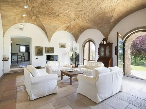 Casale via Località Chioano, Todi