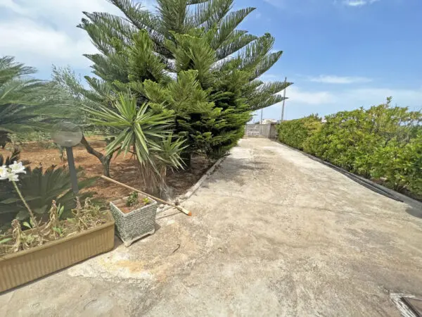 Villa via Ulisse 14, Brindisi