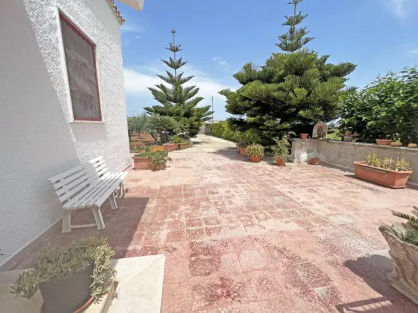 Villa via Ulisse 14, Brindisi