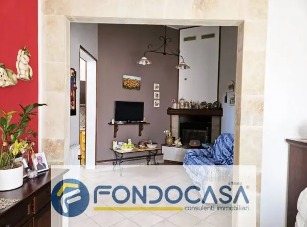 Stabile/Palazzo via Taranto 8, Campi Salentina