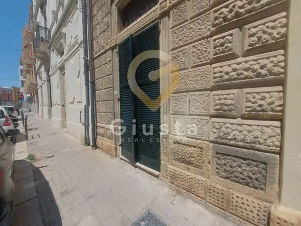 Attività Commerciale via Saponea 42, Brindisi