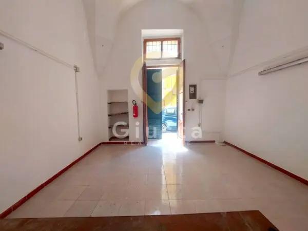 Attività Commerciale via Saponea 42, Brindisi