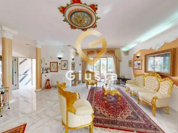 Villa strada Palmarini, Brindisi