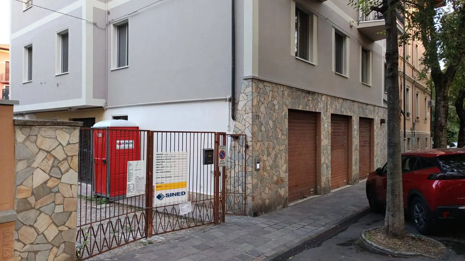 Immagine per Locale Commerciale in vendita a Modena VIA LANA 77