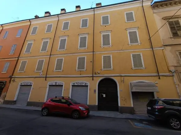 Stabile/Palazzo via Saragozza, Modena