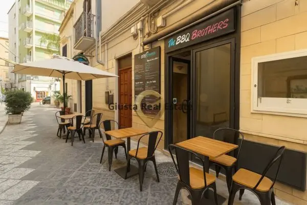 Attività Commerciale via Dè Catignano 3-5, Brindisi
