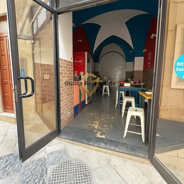 Attività Commerciale via Dè Catignano 3-5, Brindisi