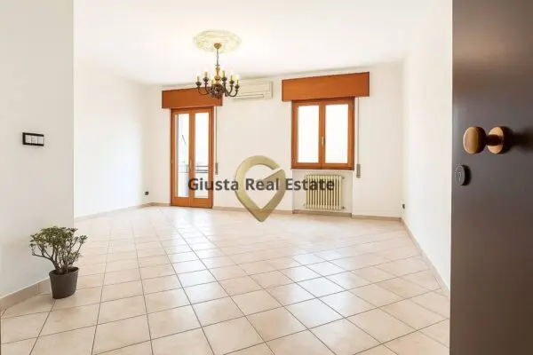 Appartamento via Taranto 78, Brindisi