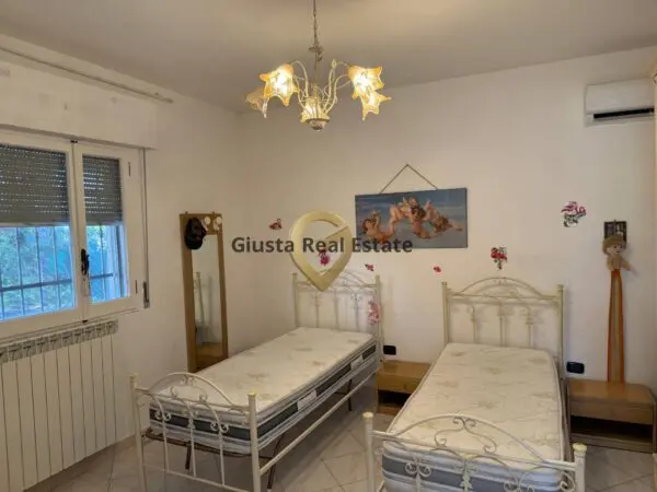 Villa via Cda Episcopana, Oria
