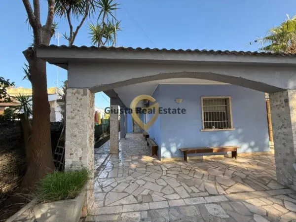 Villa via Cda Episcopana, Oria