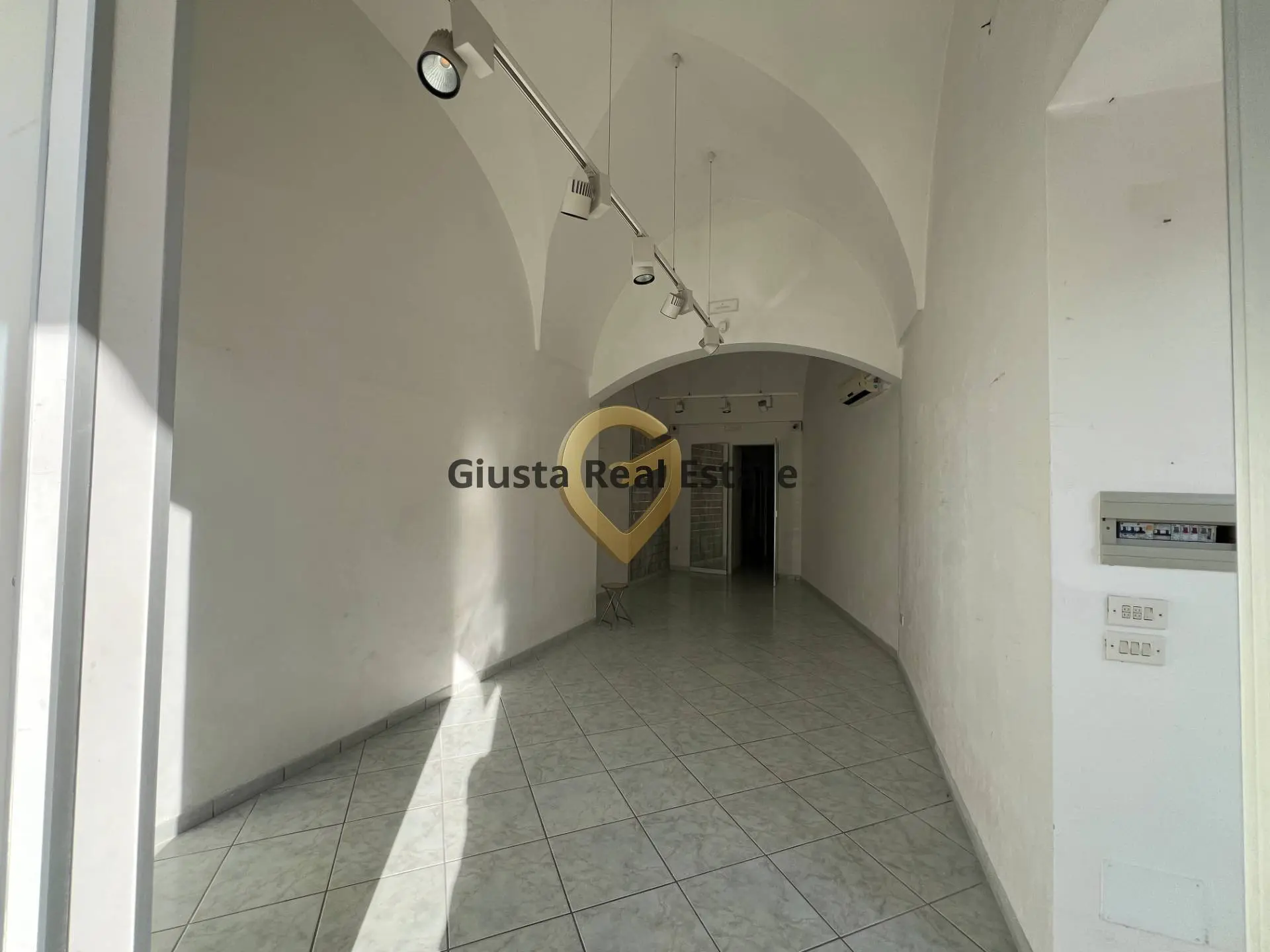 Immagine per Attività Commerciale in vendita a Mesagne Via Marconi 88