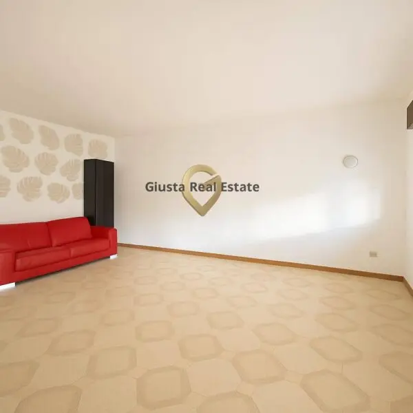 Villa strada Dei Vini 16, Brindisi