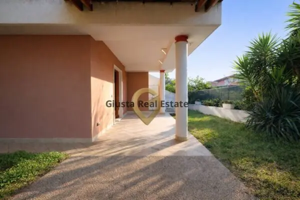 Villa via Torre Testa 39, Brindisi