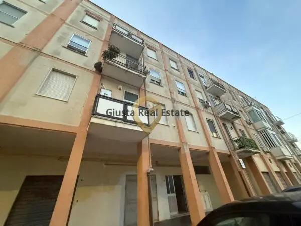 Appartamento via Alfredo Panzini 11, Brindisi