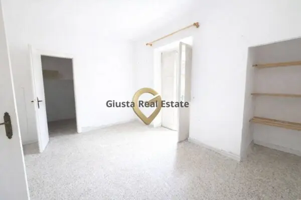 Appartamento piazza Niccolò Tommaseo 4, Brindisi