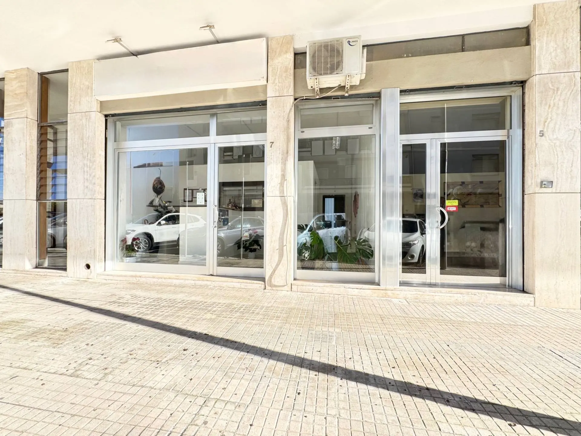 Immagine per Locale Commerciale in vendita a Lecce via Carlo Massa 