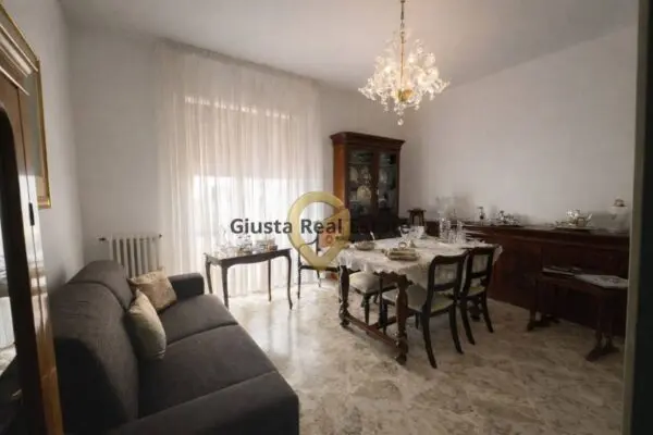 Appartamento via Santa Margherita 34, Brindisi