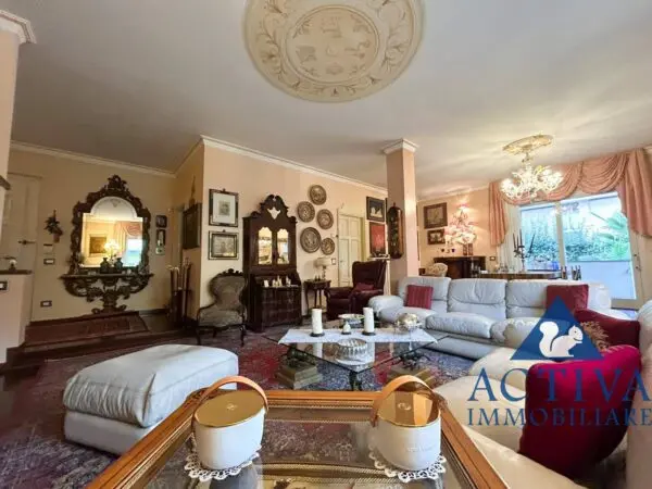 Villa via Alcide De Gasperi 27, Olgiate Olona