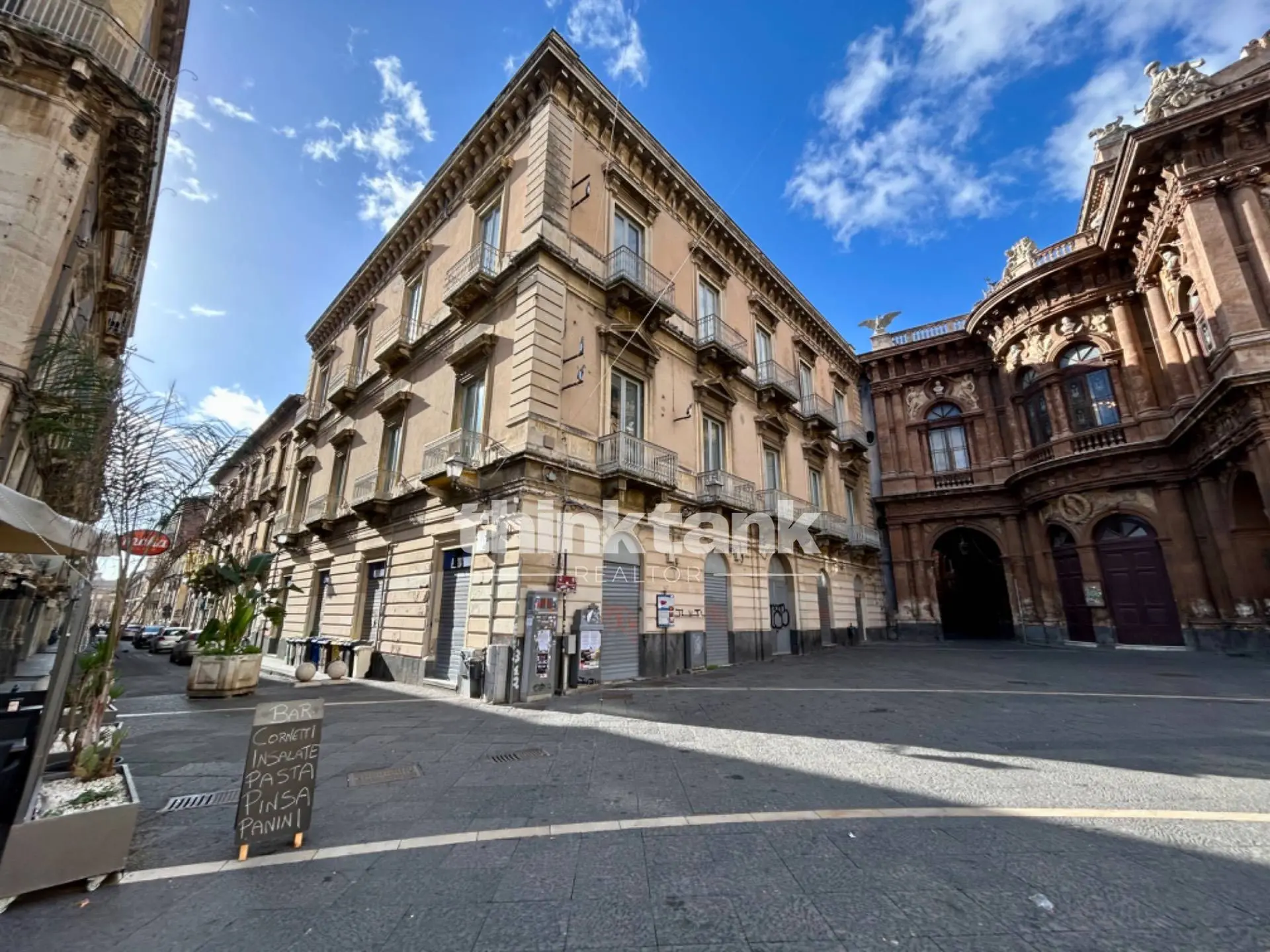 Immagine per Stabile/Palazzo in affitto a Catania Piazza Vincenzo Bellini 