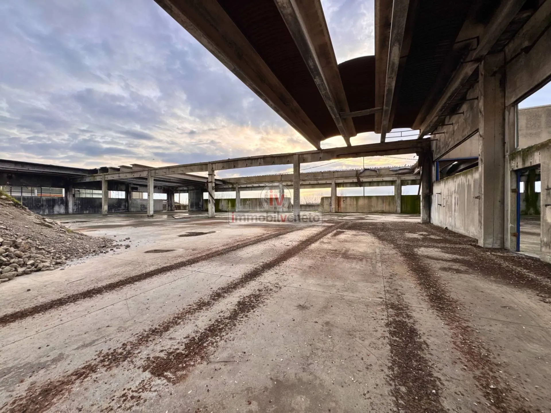 Immagine per Capannone Industriale in vendita a Zovencedo VIA MASOTTO 
