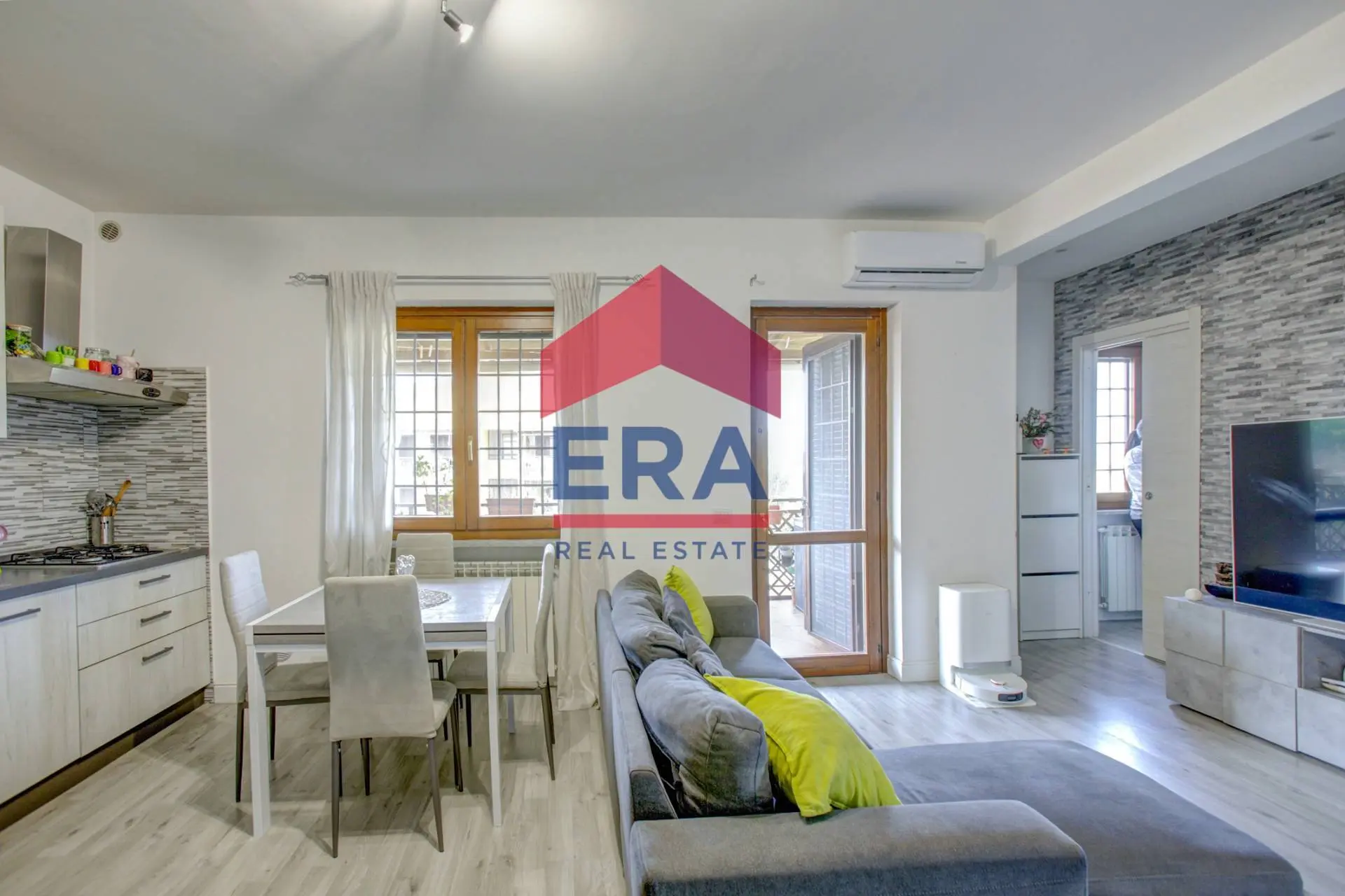 Immagine per Appartamento in vendita a Roma Via Quadrelle 42