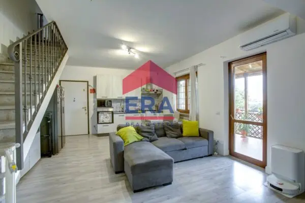 Appartamento via Quadrelle 42, Roma