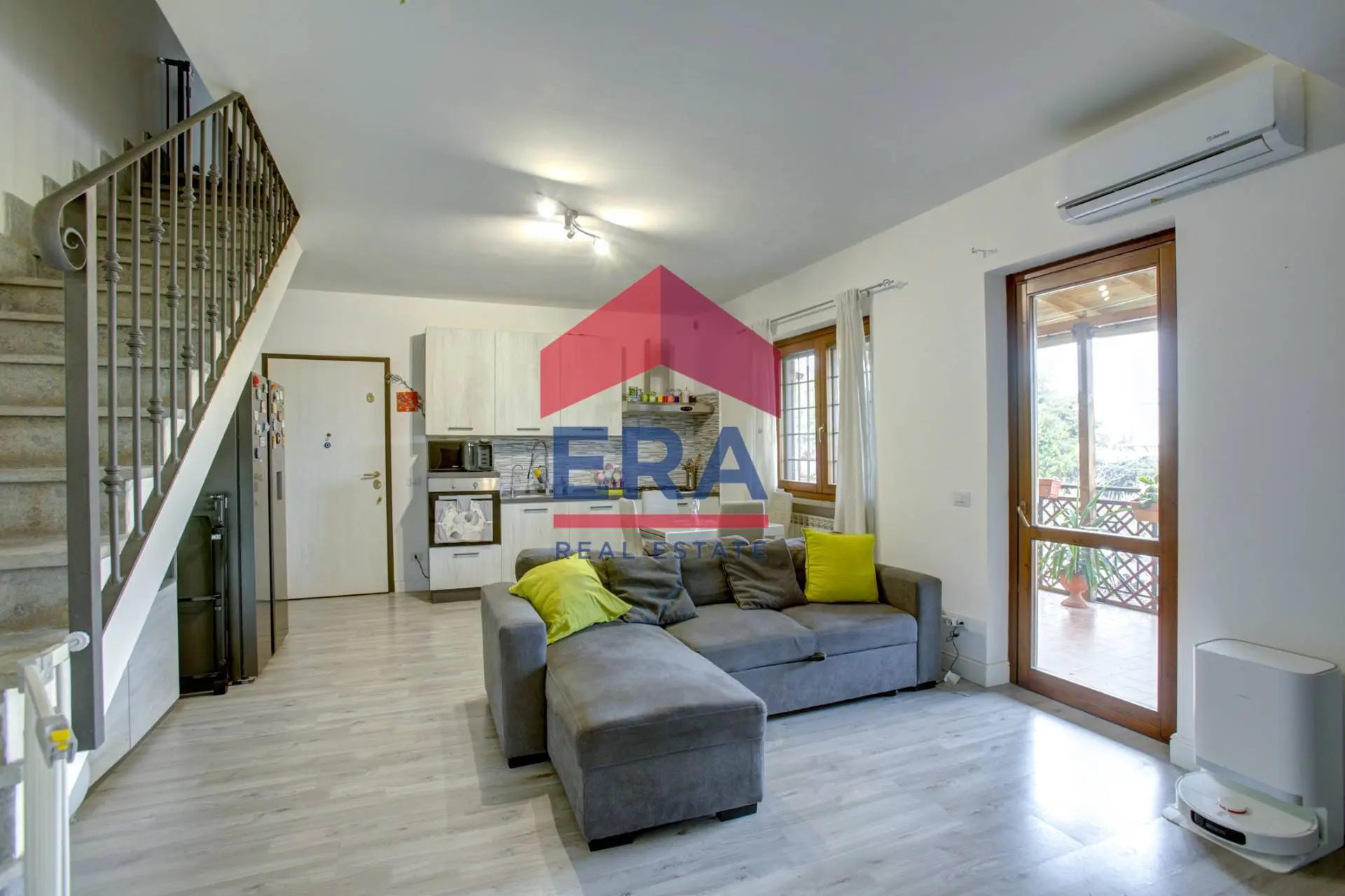 Immagine per Appartamento in vendita a Roma Via Quadrelle 42