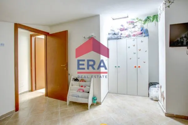 Appartamento via Quadrelle 42, Roma