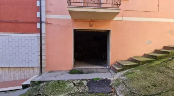 Box / Posto Auto via Canova 1, San Nicandro Garganico